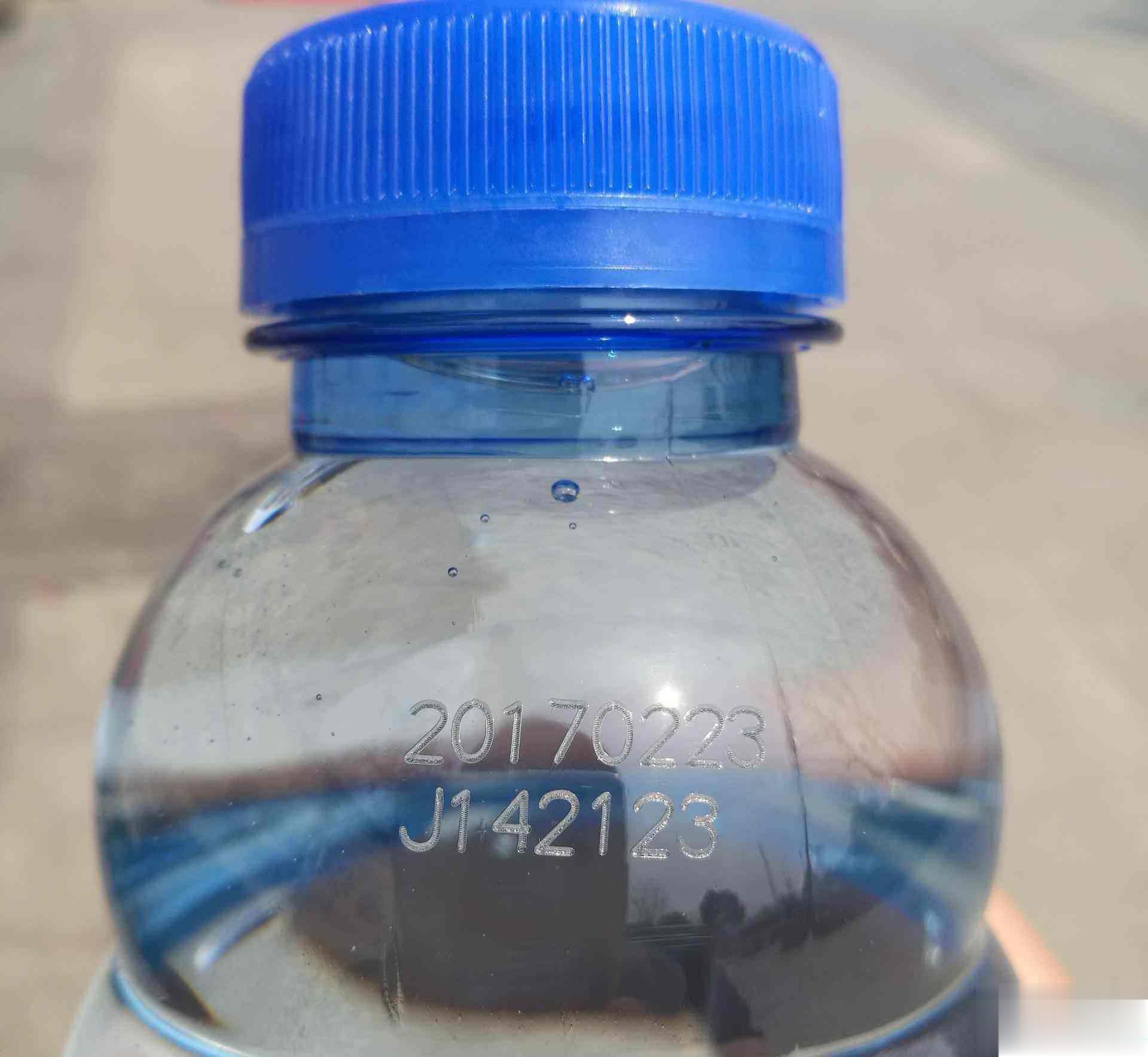 激光打標(biāo)機(jī)在食品保證行業(yè)上怎么應(yīng)用?(圖1)