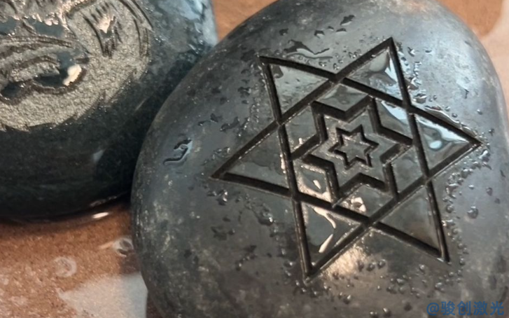 石頭激光打標(biāo)刻字機(jī)多少錢一套(圖4)